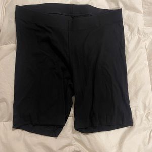 Old Navy women’s biker shorts - XL